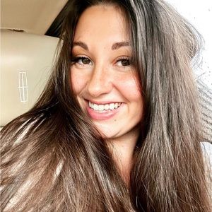 Meet your Posher, Alexxis